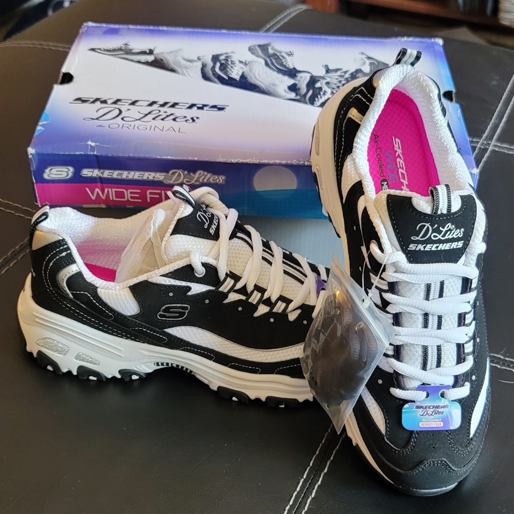 Skechers D'Lites wide fit sz 9